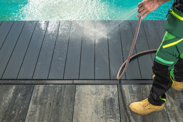 Best Concrete Pressure Washing  in Allouez, WI